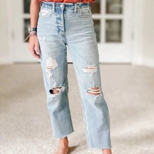 NWT Wild Fable Women's Size 6  Super-High Rise Distressed Straight Jeans